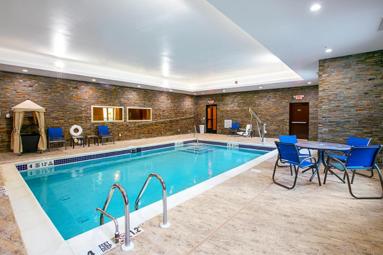 | Comfort Suites Fishkill near Interstate 84