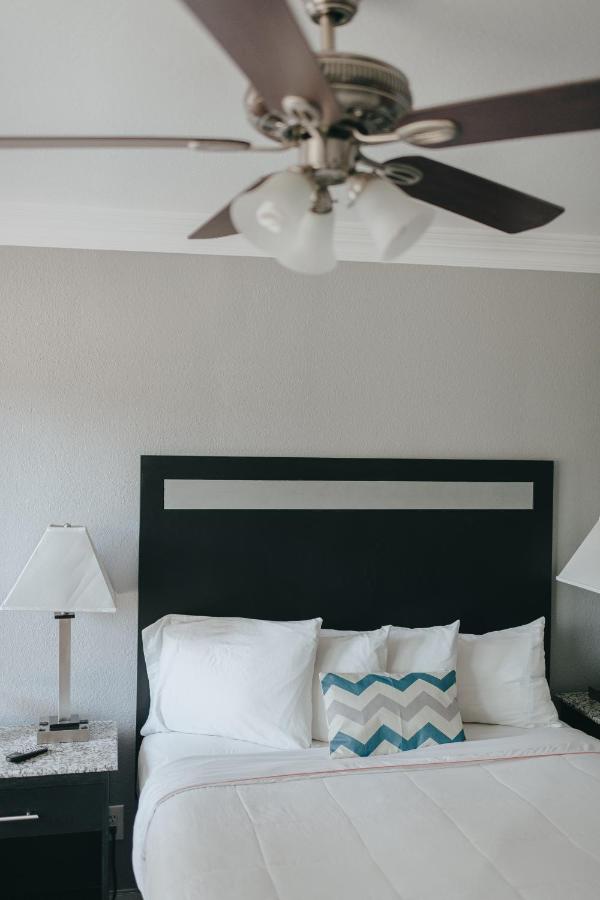 Deluxe Queen Room Disability Access - Downstairs, Non-Smoking, No Pets at Sea Air Inn & Suites - Downtown - Restaurant Row