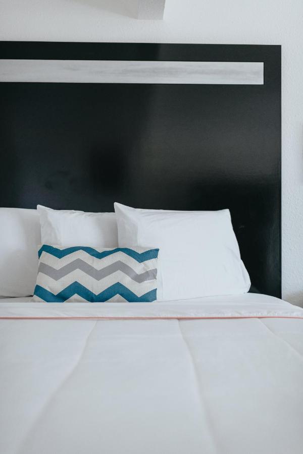 Deluxe Two Queen Bed Room - Upstairs, Non-Smoking, No Pets at Sea Air Inn & Suites - Downtown - Restaurant Row