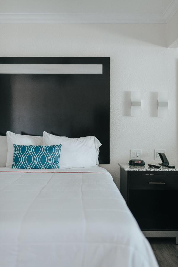 Deluxe Two Queen Bed Room Suite - Upstairs, Non-Smoking, No Pets at Sea Air Inn & Suites - Downtown - Restaurant Row