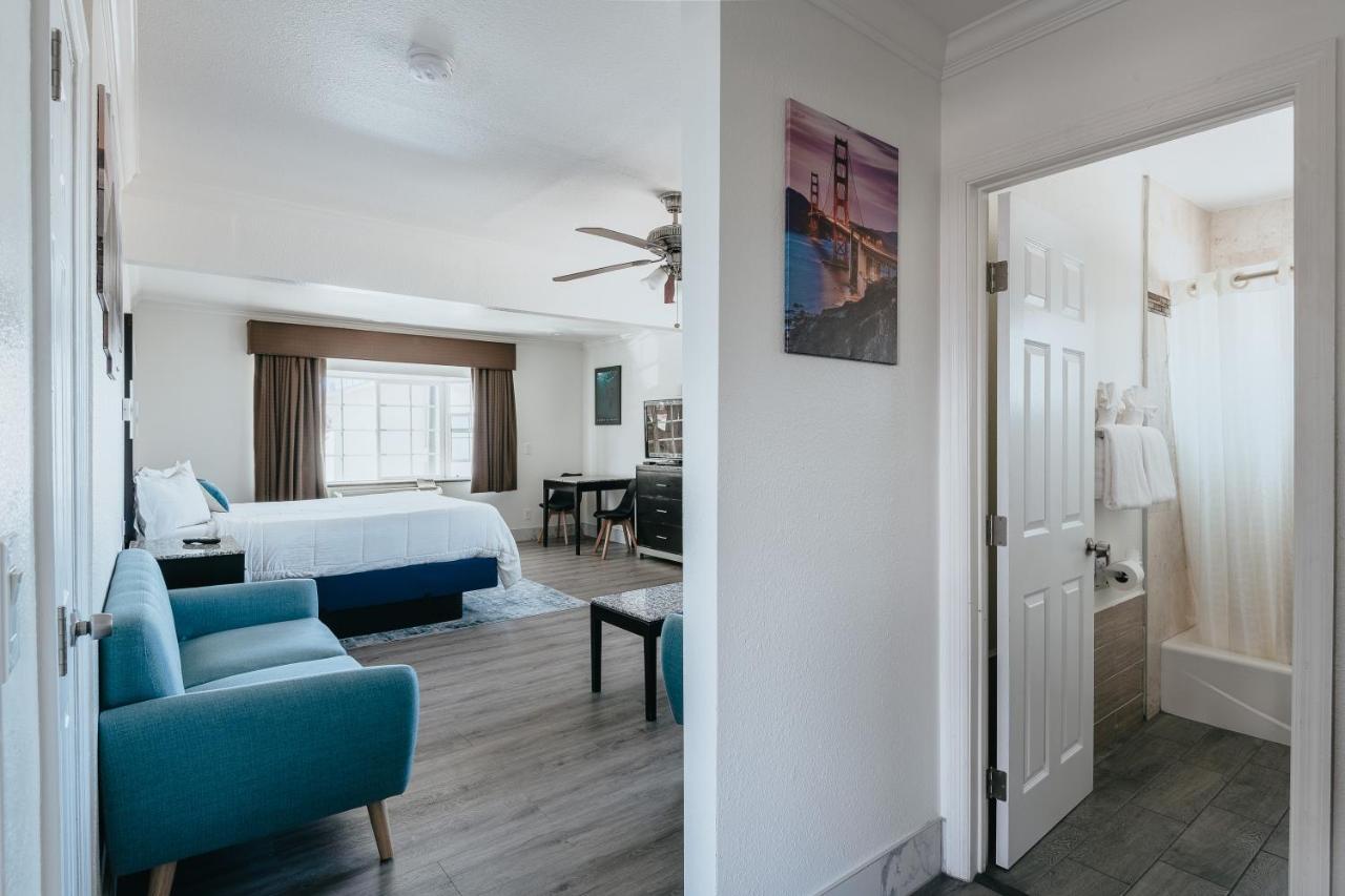 Deluxe Ocean View King Suite - Upstairs, Non-Smoking, No Pets at Sea Air Inn & Suites - Downtown - Restaurant Row