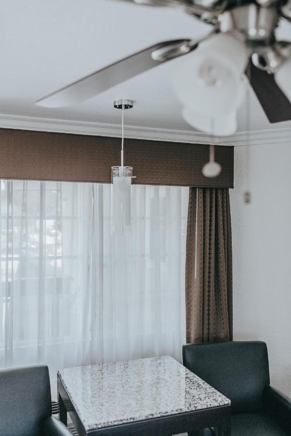 Deluxe Partial View Queen Room - Upstairs, Non-Smoking, No Pets at Sea Air Inn & Suites - Downtown - Restaurant Row