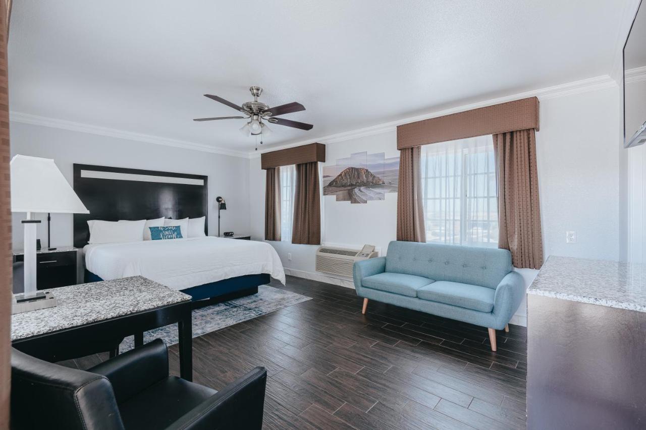 Deluxe Junior King Suite - Downstairs, Non-Smoking, No Pets at Sea Air Inn & Suites - Downtown - Restaurant Row