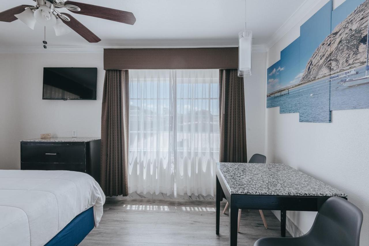 Deluxe Family Suite - Upstairs, Non-Smoking, No Pets at Sea Air Inn & Suites - Downtown - Restaurant Row
