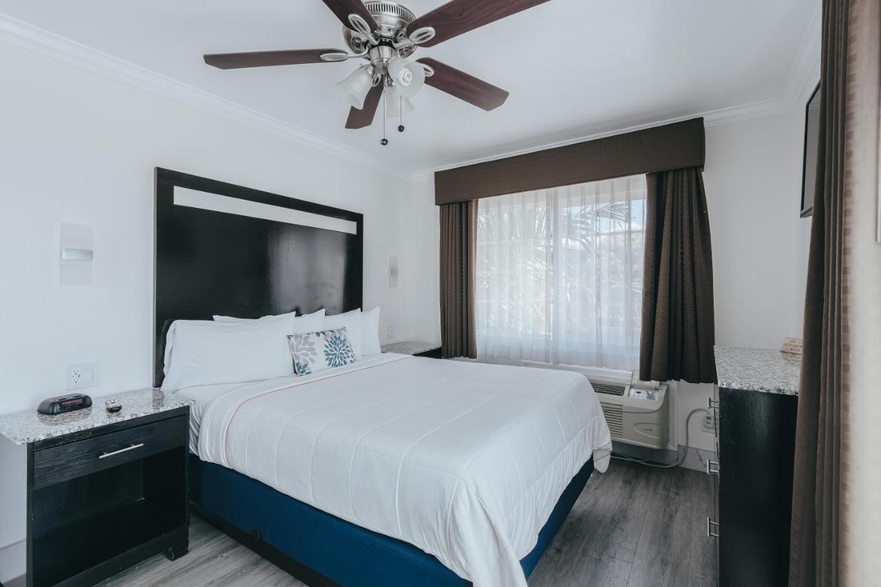 Deluxe Family Suite - Upstairs, Non-Smoking, No Pets at Sea Air Inn & Suites - Downtown - Restaurant Row