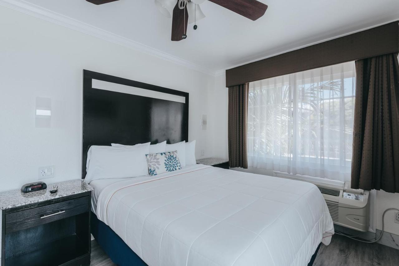 Deluxe Family Suite - Upstairs, Non-Smoking, No Pets at Sea Air Inn & Suites - Downtown - Restaurant Row