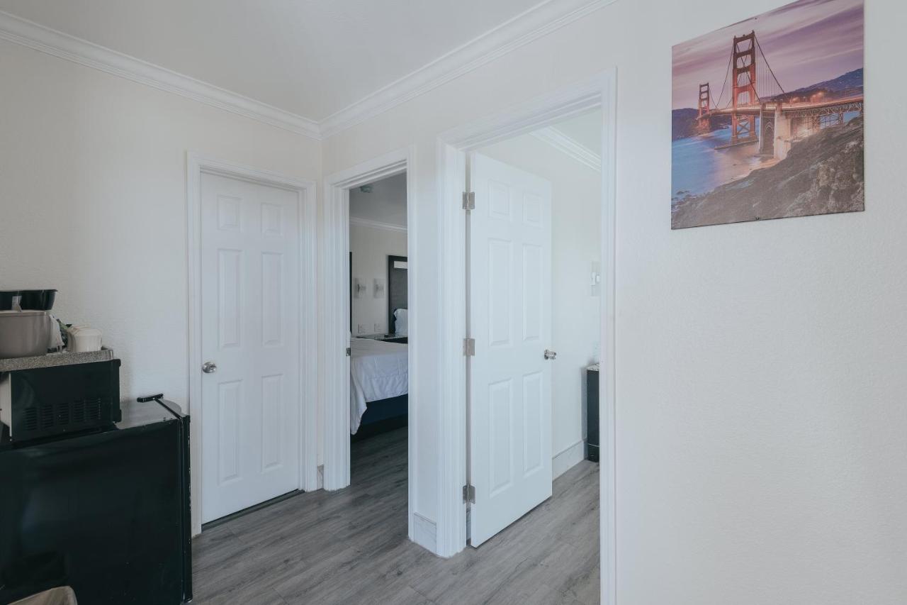 Deluxe Family Suite - Upstairs, Non-Smoking, No Pets at Sea Air Inn & Suites - Downtown - Restaurant Row