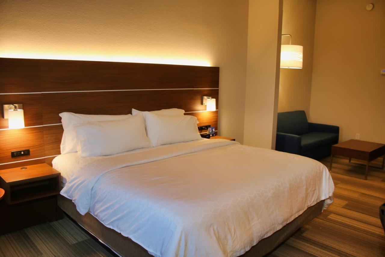 | Holiday Inn Express, an IHG Hotel