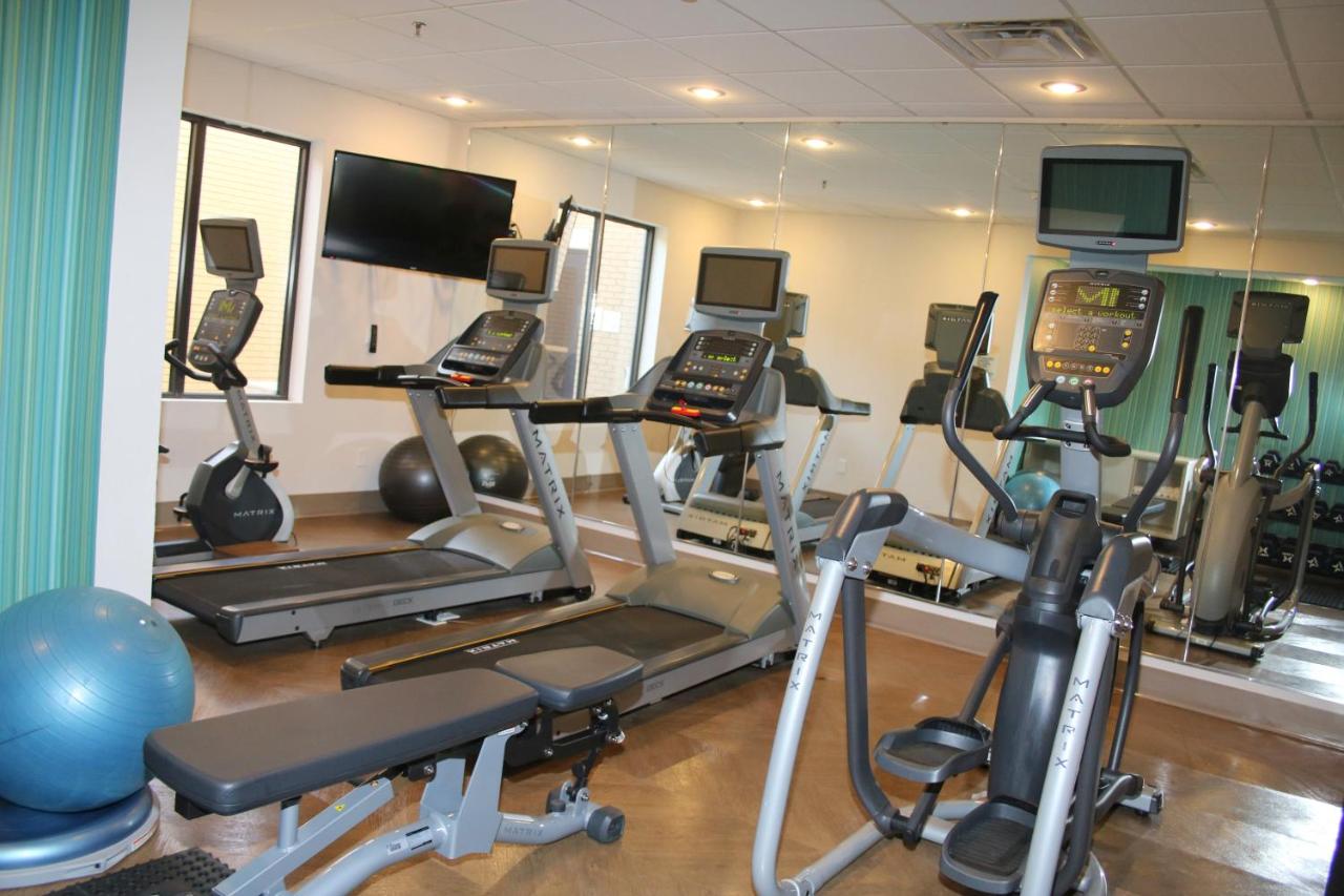 | Holiday Inn Express, an IHG Hotel