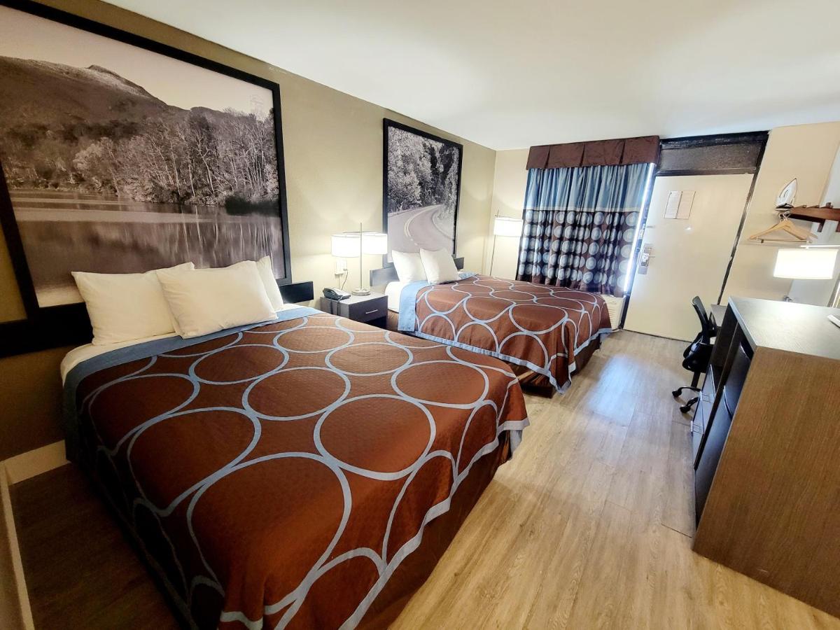Double Room with Two Double Beds - Smoking at Super 8 by Wyndham Marion NC