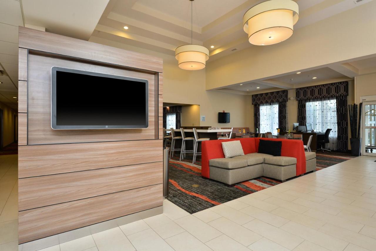 | Holiday Inn Express Boston/Milford Hotel, an IHG Hotel
