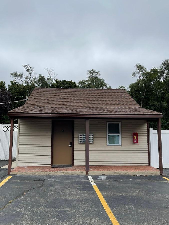 | 112 Motel