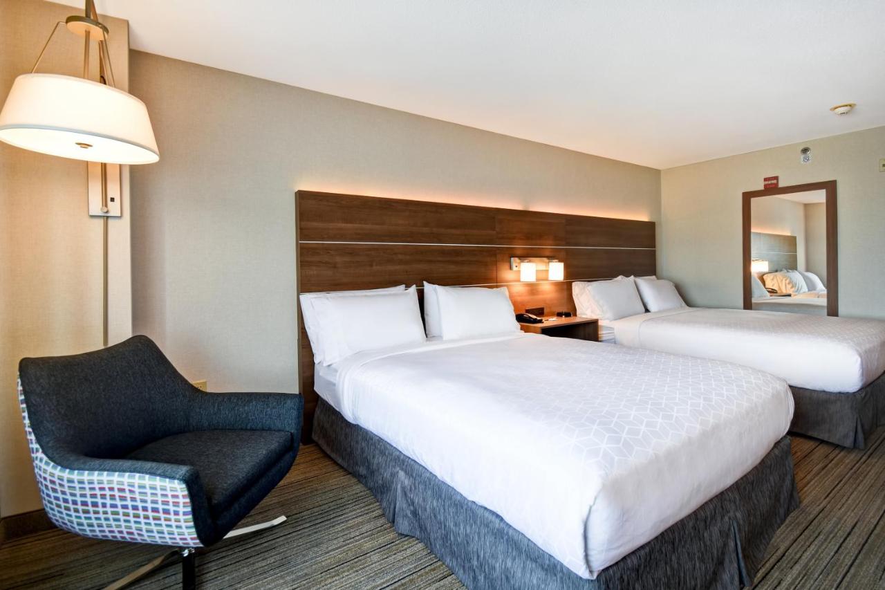 | Holiday Inn Express Newport North - Middletown, an IHG Hotel