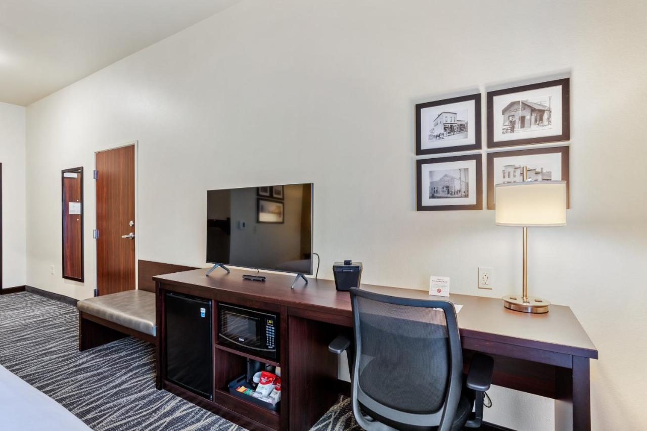 King Room - Disability Access at Cobblestone Hotel & Suites-Little Chute