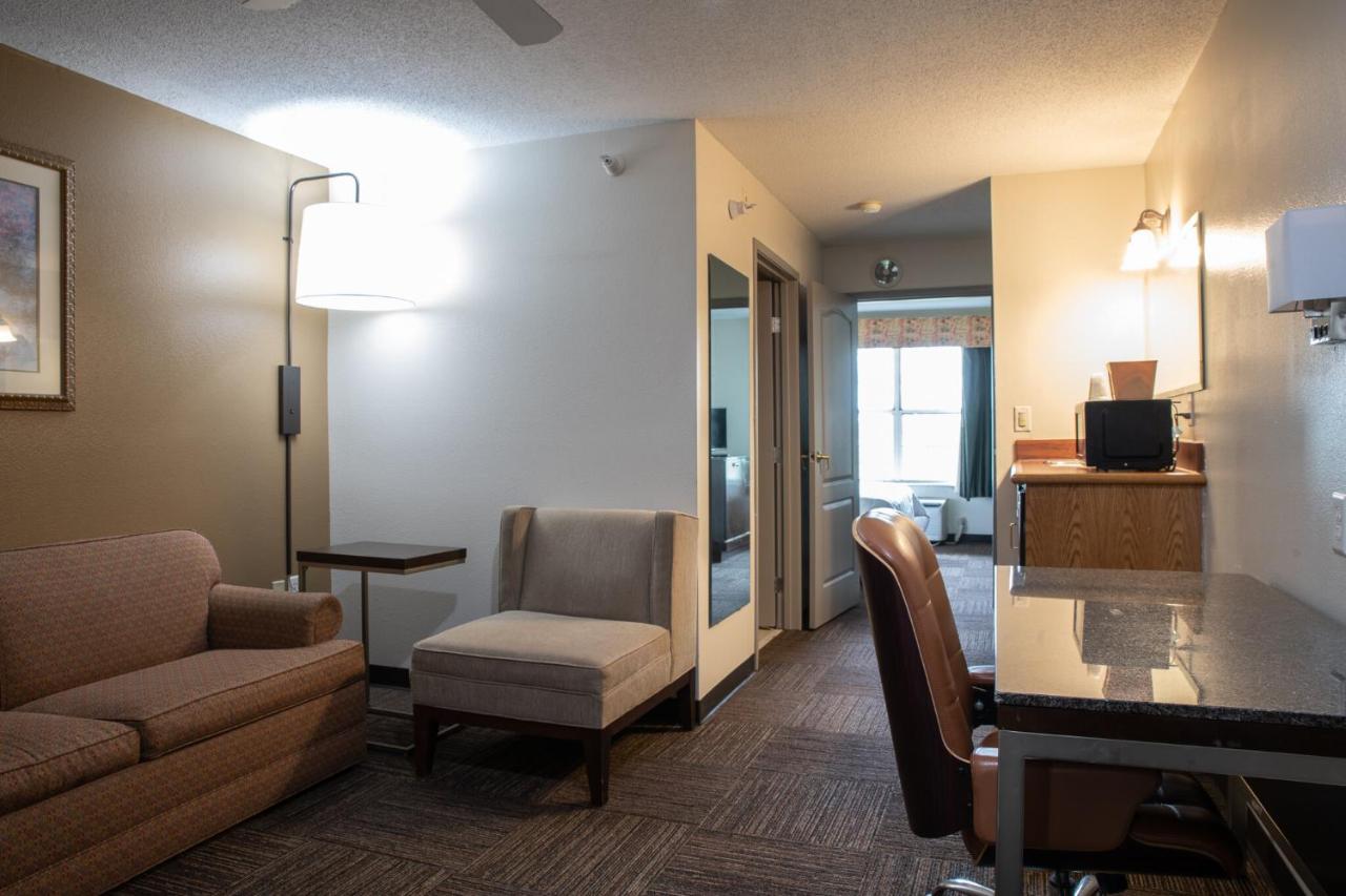 | FairBridge Inn & Suites Marion