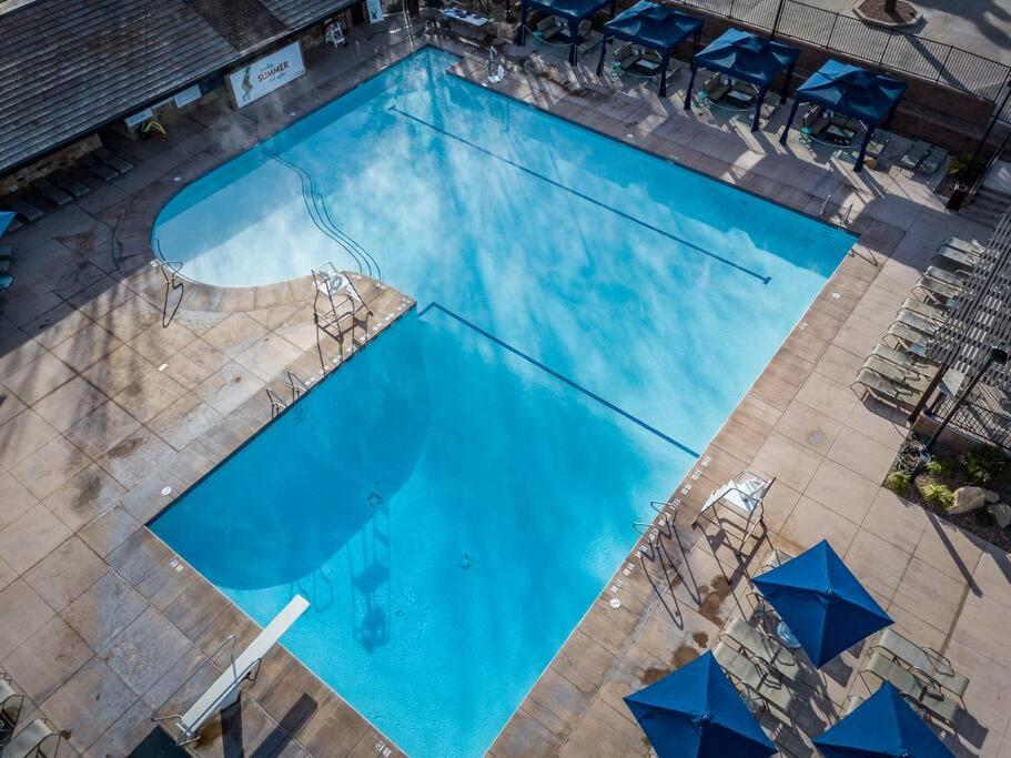  | Resort Villa 4 - LUXURY VILLA, POOL VIEW, GAMES GALORE, TOP LEVEL! YEAR ROUND HEATED POOL & HOT TUB!