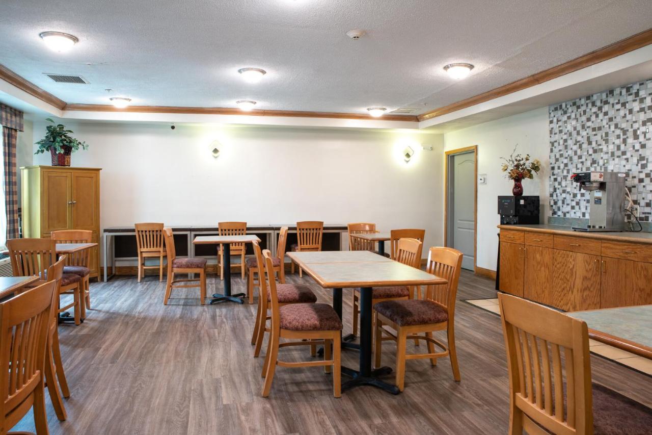 | FairBridge Inn & Suites Marion