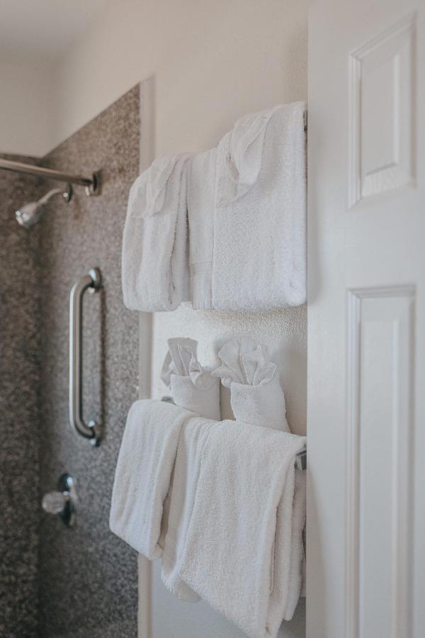 Deluxe Family Suite - Upstairs, Non-Smoking, No Pets at Sea Air Inn & Suites - Downtown - Restaurant Row