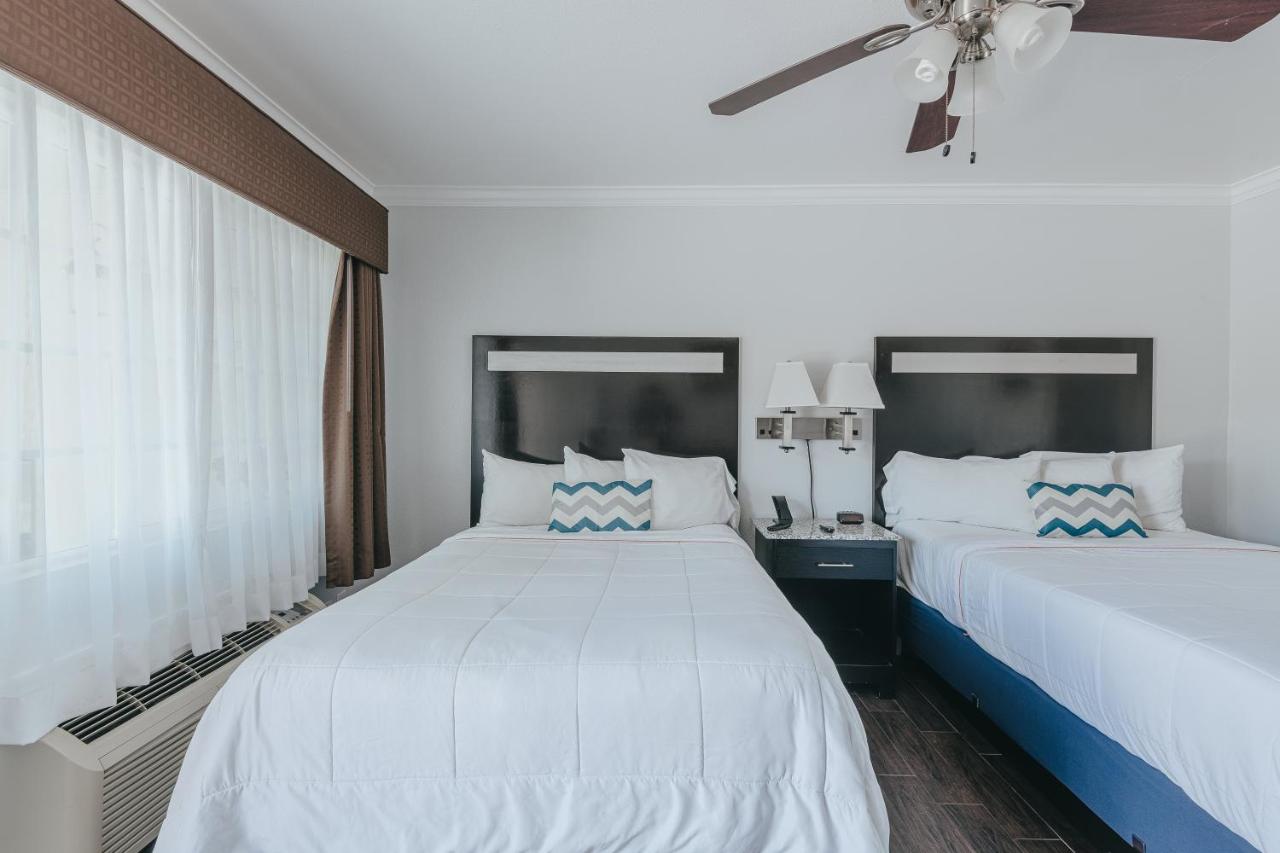 Deluxe Two Double Bed Room - Downstairs, Non-Smoking, No Pets at Sea Air Inn & Suites - Downtown - Restaurant Row