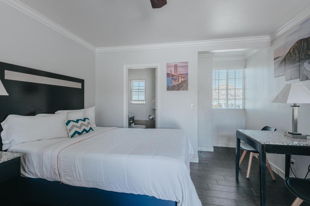 Deluxe Two Double Bed Room - Downstairs, Non-Smoking, No Pets at Sea Air Inn & Suites - Downtown - Restaurant Row