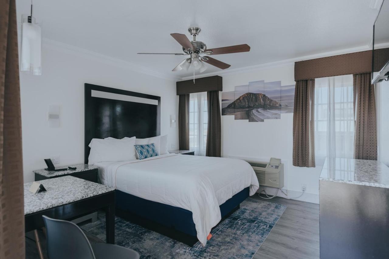 Deluxe Queen Room - Non-Smoking, No Pets at Sea Air Inn & Suites - Downtown - Restaurant Row