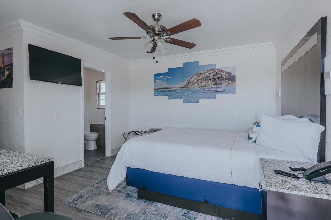 Deluxe Queen Room - Non-Smoking, No Pets at Sea Air Inn & Suites - Downtown - Restaurant Row