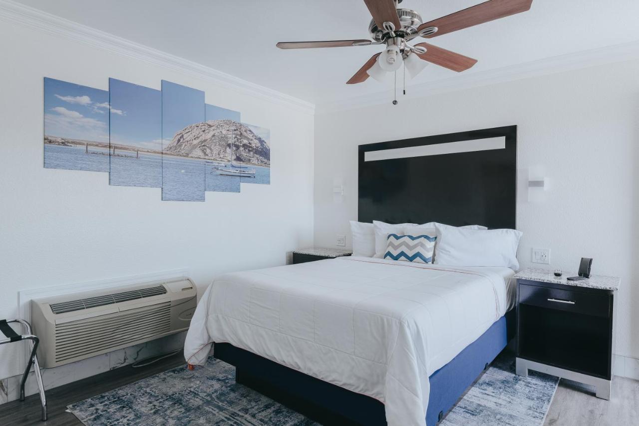 Deluxe Queen Room - Non-Smoking, No Pets at Sea Air Inn & Suites - Downtown - Restaurant Row