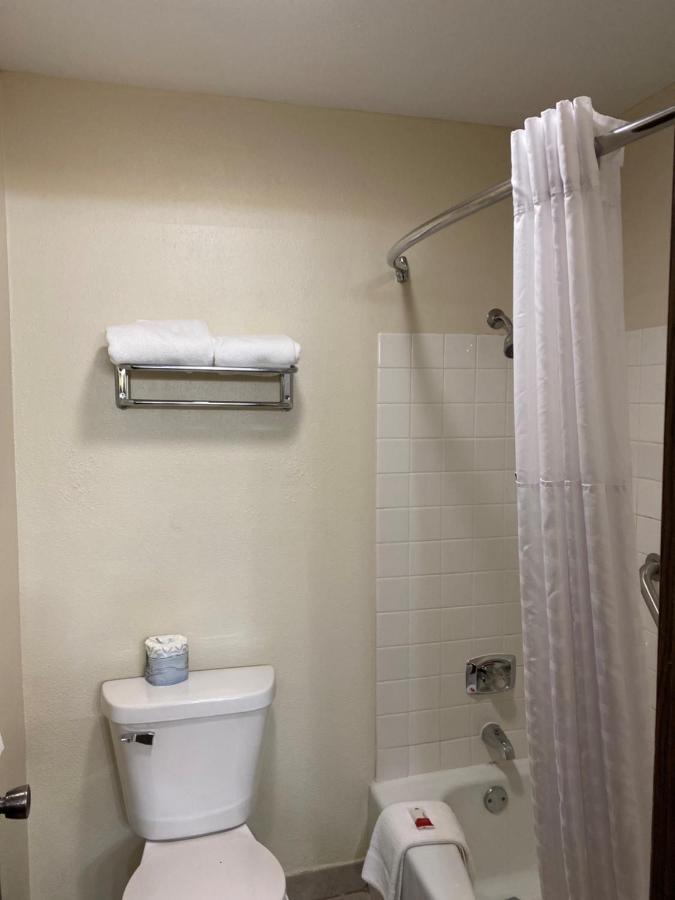 Deluxe King Room at Super 8 by Wyndham Rochester Mayo Clinic Area