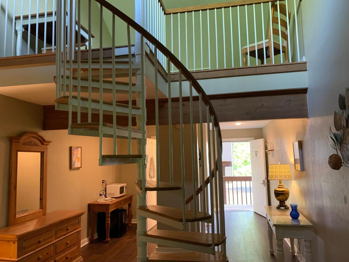 Junior Suite with Balcony at Woodbridge Inn & Tavern