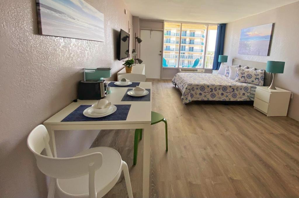  | Castaways Resort Studios