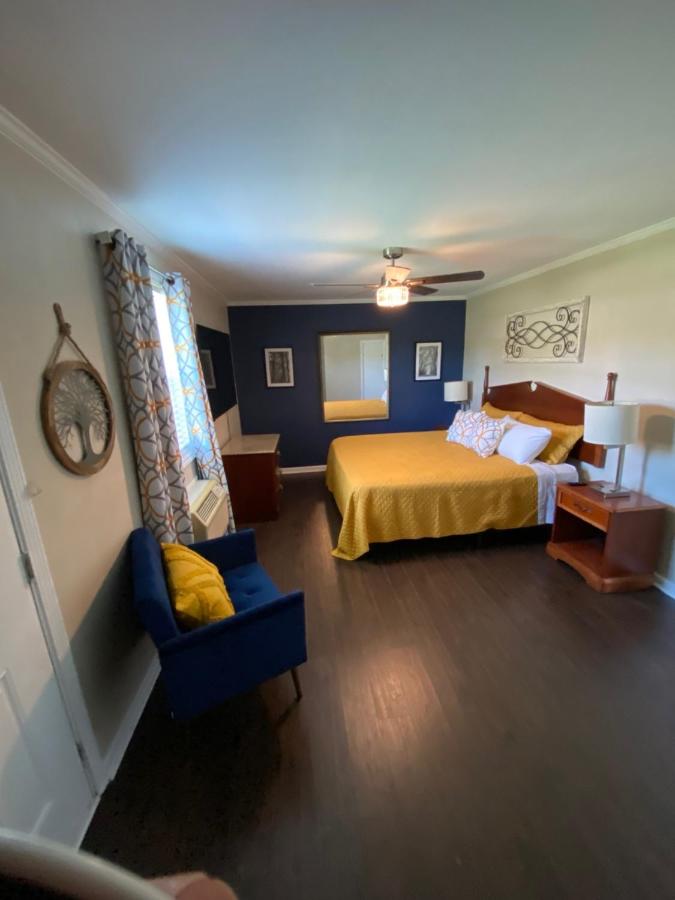 | Andy Griffith Parkway Inn