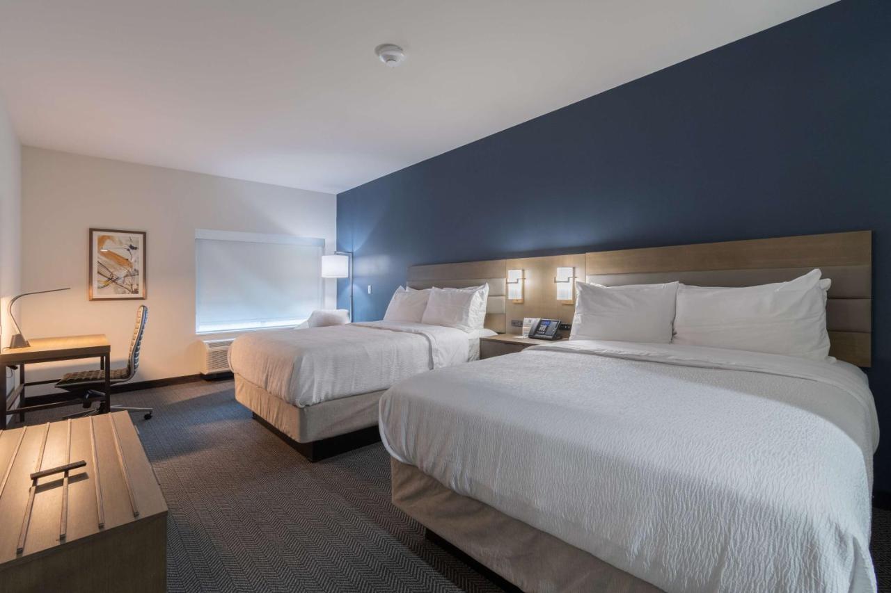 Queen Room with Two Queen Beds - Disability Access at Best Western Plus Tacoma Hotel