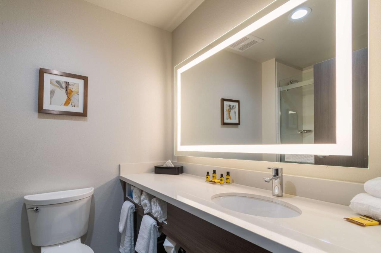 King Room - Disability Access at Best Western Plus Tacoma Hotel