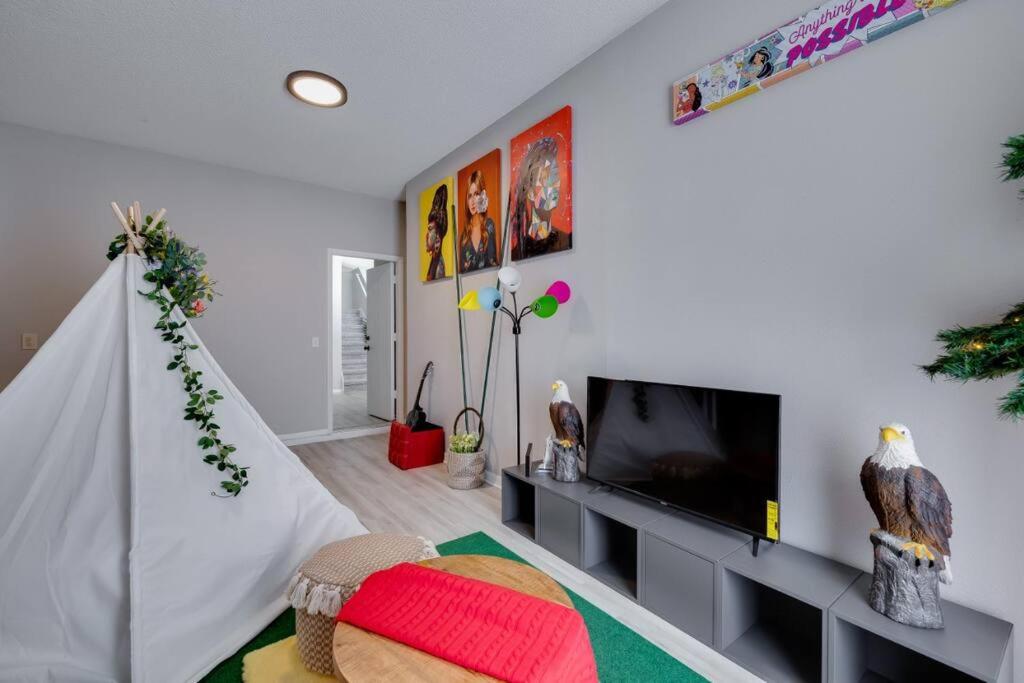  | Luxury 6-bedrooms -- 15 mins to Disney