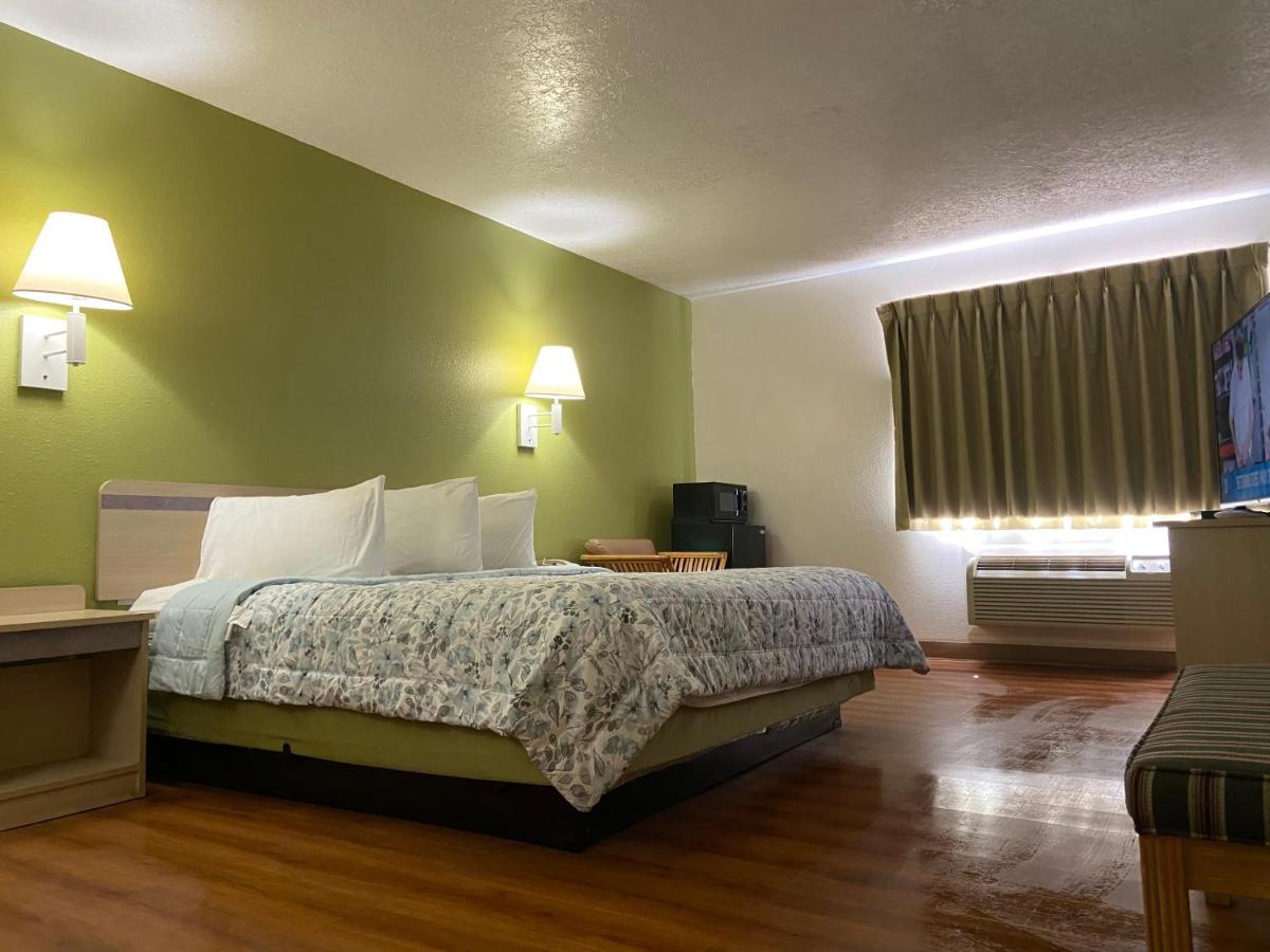 | EVANSTON INN at exit 6
