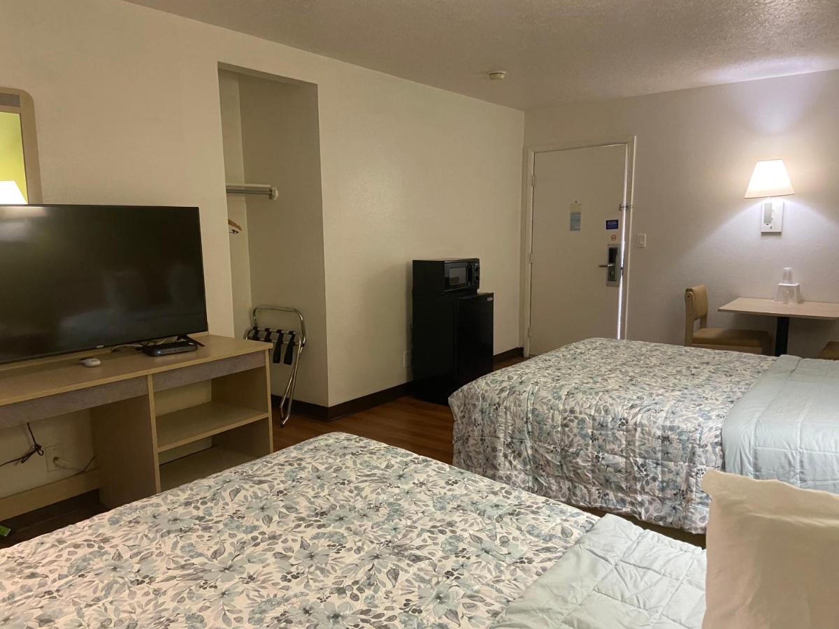 | EVANSTON INN at exit 6