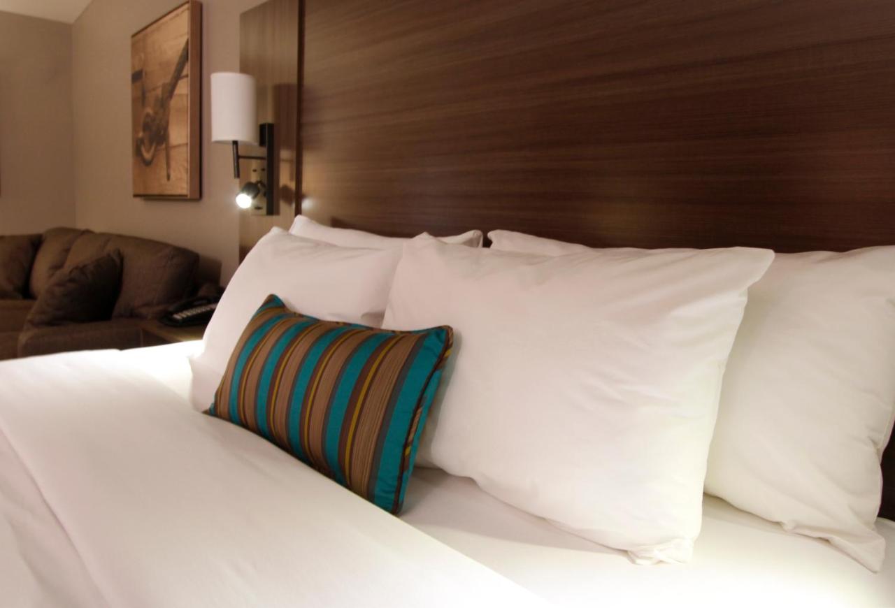  | Executive Inn & Suites Oakland