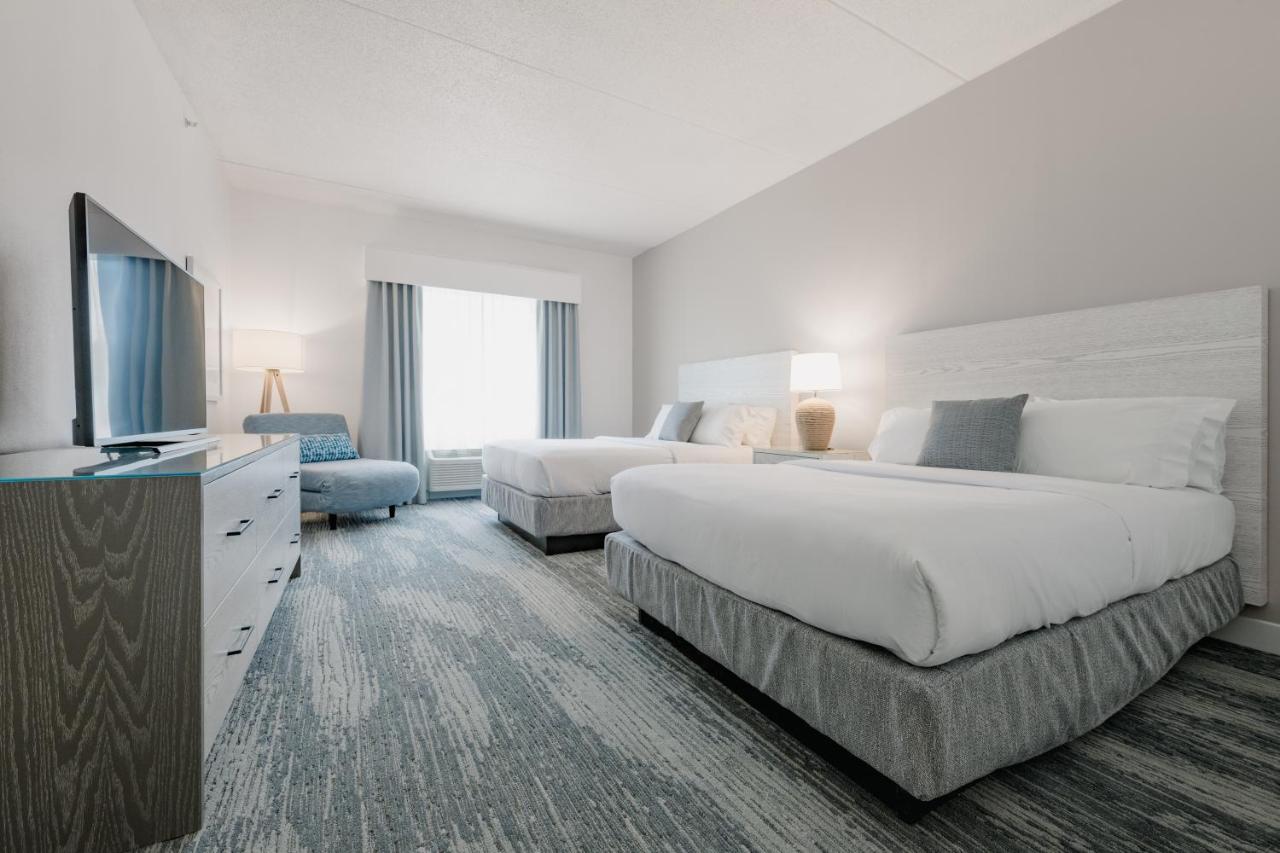 Queen Room with Two Queen Beds - Non-Smoking at Hotel Bethany Beach