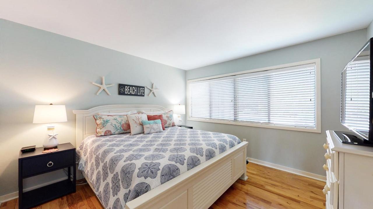 | 272 Turnberry Village
