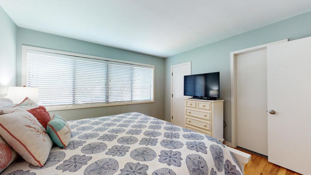| 272 Turnberry Village