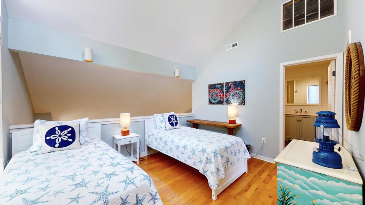 | 272 Turnberry Village