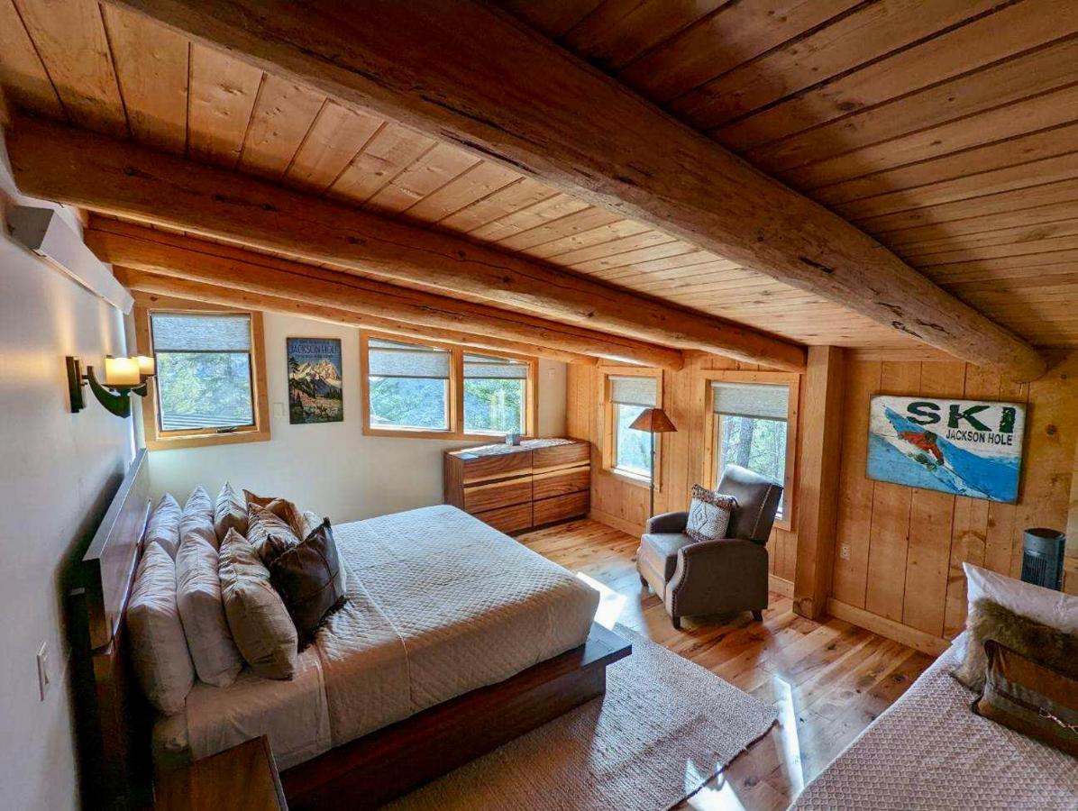 | Jackson Hole Hideout