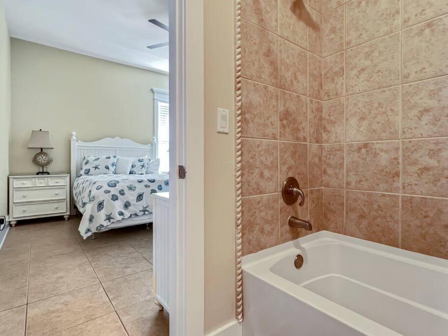  | Seaside Escape 4BR/4BA Steps to Beach