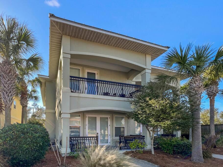  | Seaside Escape 4BR/4BA Steps to Beach