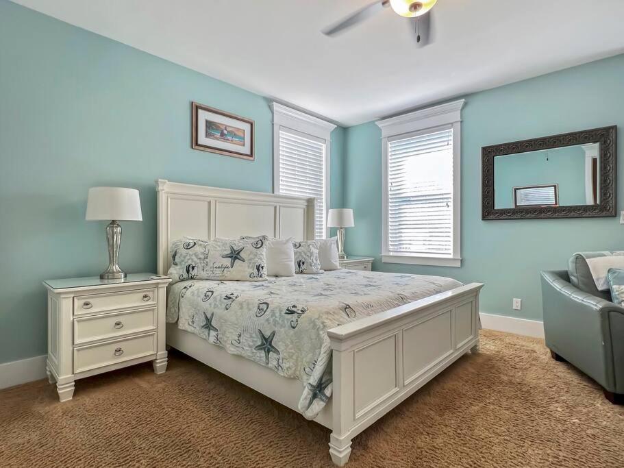  | Seaside Escape 4BR/4BA Steps to Beach