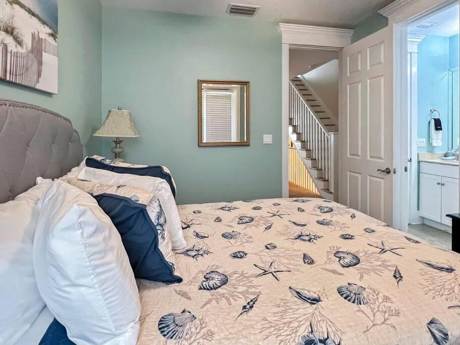 | Seaside Escape 4BR/4BA Steps to Beach