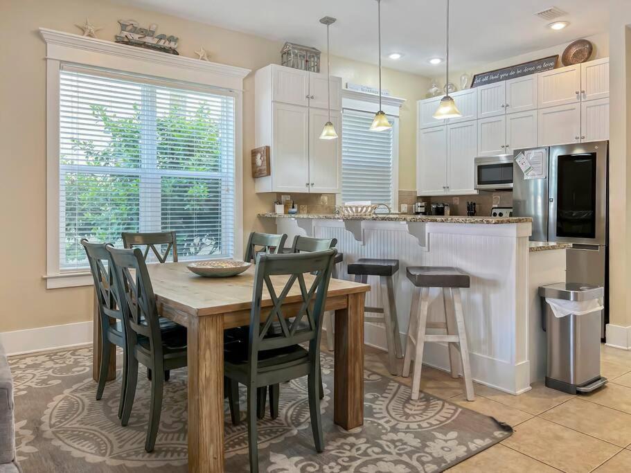  | Seaside Escape 4BR/4BA Steps to Beach