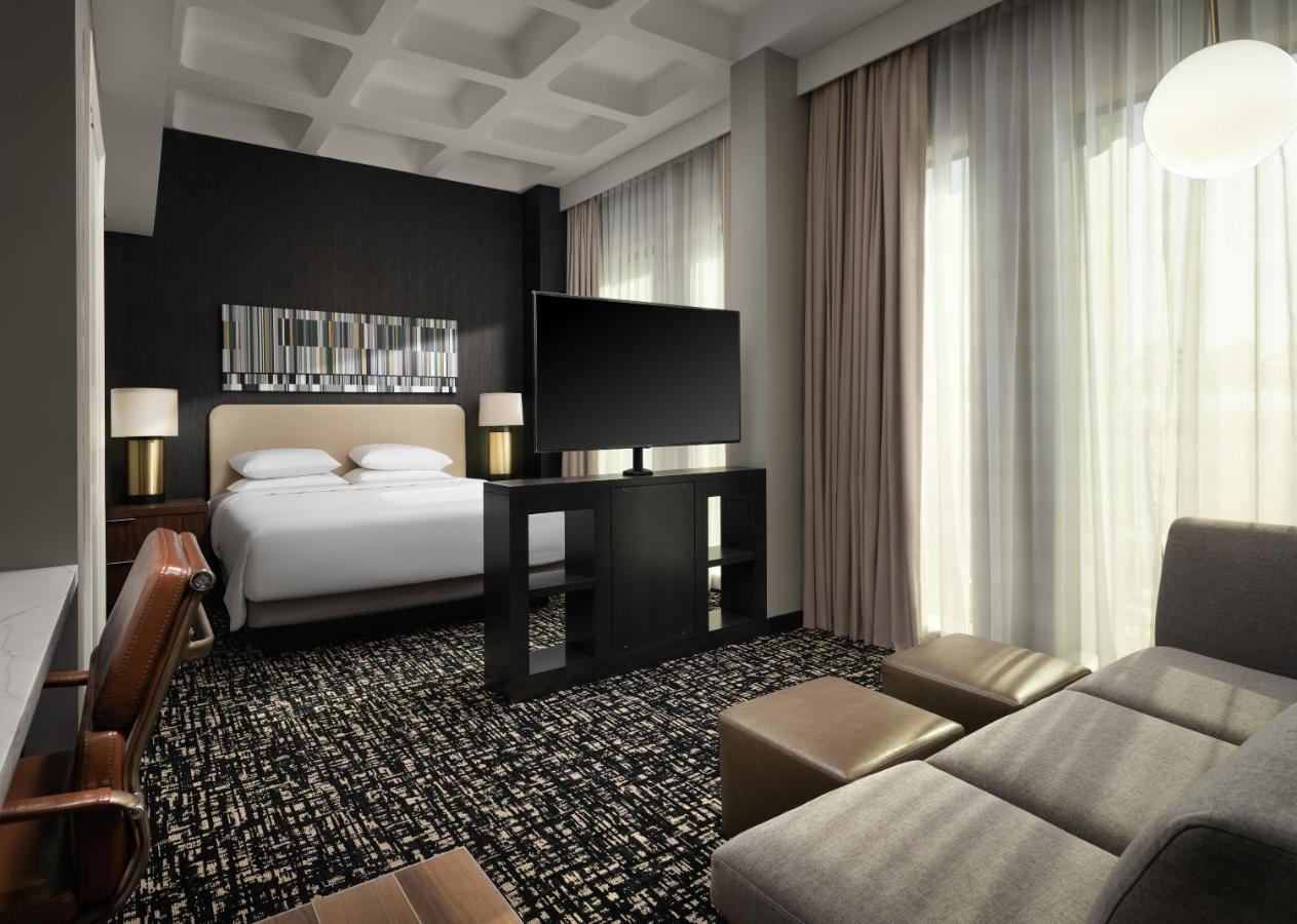 King Suite at Hyatt House LAX/Century Blvd
