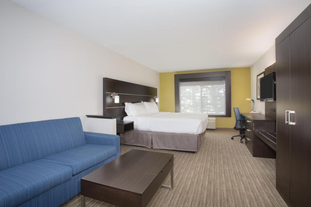| Holiday Inn Express Hotel & Suites Fort Collins, an IHG Hotel