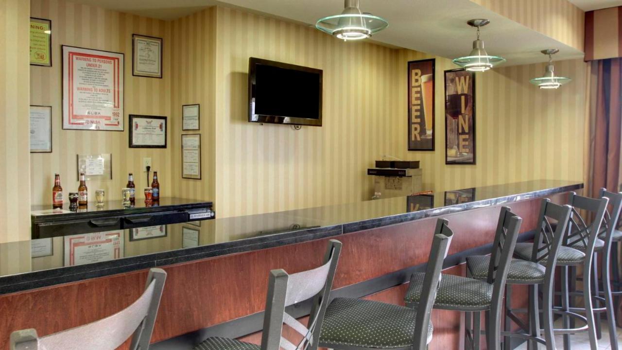 | Cobblestone Hotel - Wayne